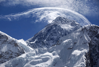 Nepálský Šerpa a Brit svými dalšími výstupy na Mount Everest překonali rekordy